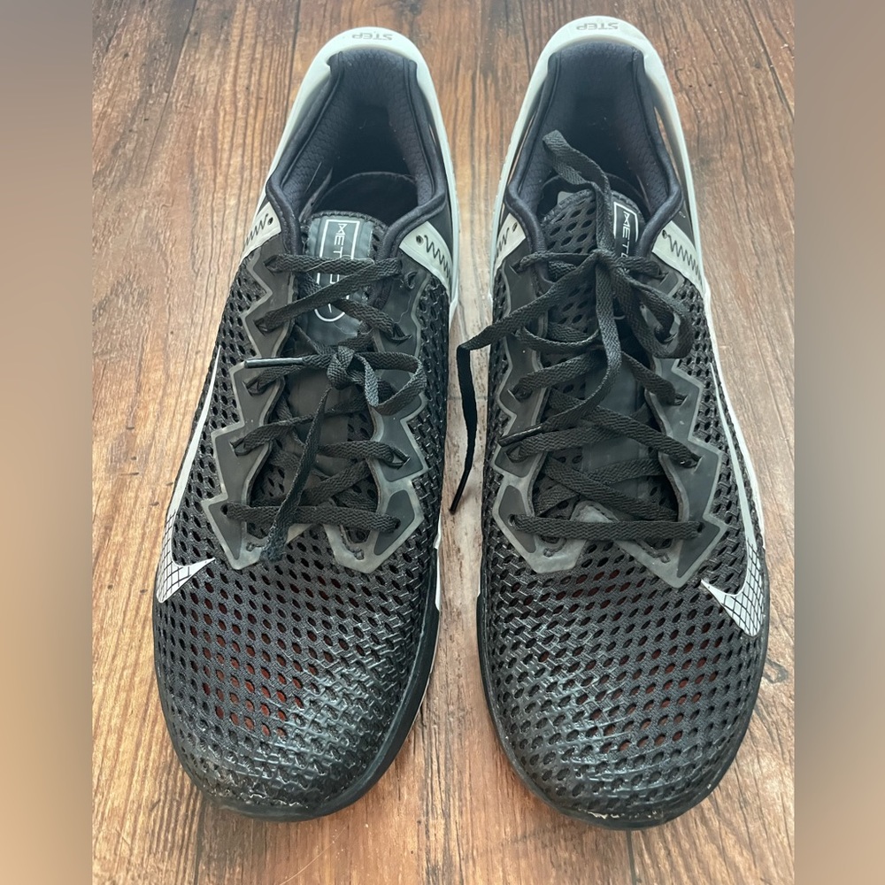 Nike Metcon 6 FlyEase 'Black White' DB3790-010.  Size 11